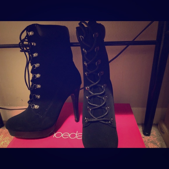 Shoes - Black suede booties